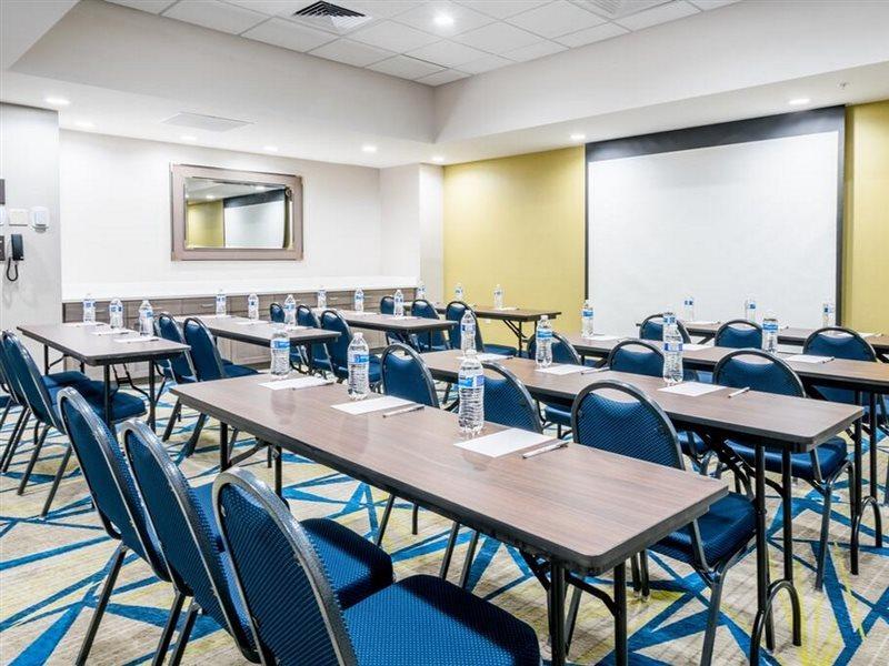 Hampton Inn & Suites Glenarden/Washington Dc Largo Eksteriør billede